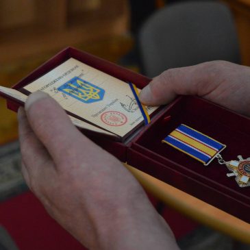 Посмертні ордени — полеглим захисникам
