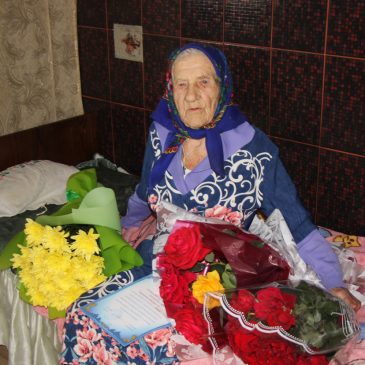 Сновська громада вітає Марфу Потапівну зі 100-літнім ювілеєм!