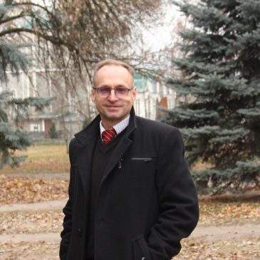 Шановні депутати, члени виконавчого комітету, працівники апарату міської ради, ветерани місцевого самоврядування, колеги!