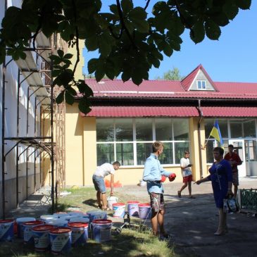 Продовжуються роботи по проекту «Капітальний ремонт частини фасаду Сновської ЗОШ I-III ст. №1