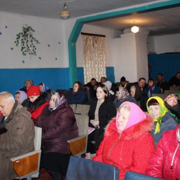На загальні збори громадян у Старій Рудні зібралося 68 людей, щоб обговорити наболілі питання