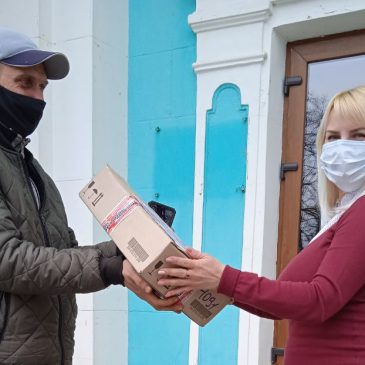 Сновська громада отримала планшети від Програми DOBRE