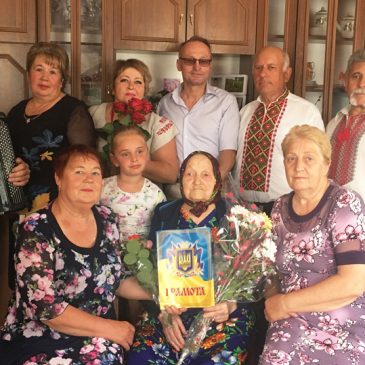 Зі 100-літнім ювілеєм Кулину Єлизарівну РАДЧЕНКО привітав міський голова Олександр Медведьов