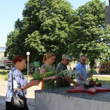 Сьогодні в Україні відзначається День скорботи і вшанування пам’яті жертв війни