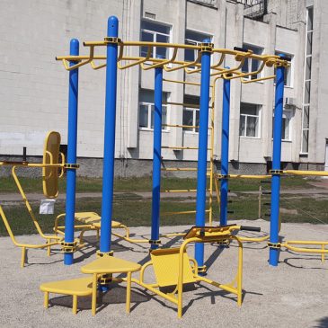 Встановлено спортивний комплекс за Будинком культури у Сновську в рамках  Громадського бюджетування