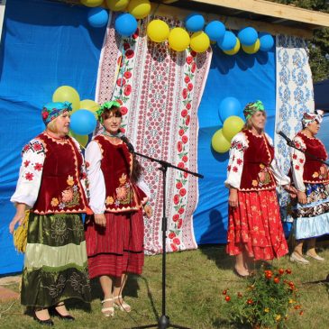 На День Успіння Пресвятої Богородиці, 28 серпня,  відзначали день села у Великому Щимелі