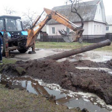 На вулицях Сновська проводяться роботи з водопониження та водовідведення
