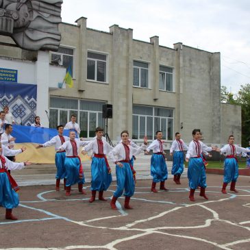Мистецька акція “Вдячні нашим землякам!” зібрала 10 тисяч гривень на підтримку ЗСУ