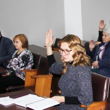 На позачерговому засіданні виконкому