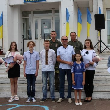 З нагоди Дня Державного прапора України та Дня незалежності України у Сновську відбувся урочистий мітинг