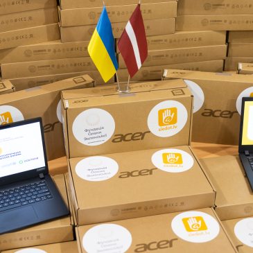 Ноутбуки вже розподілили між учнями освітніх закладів громади