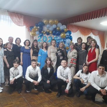 У Мистецькій школі «Сновська дитяча музична школа ім.Н.Г.Рахліна» відбувся ювілейний 60-й випускний