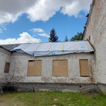 Благодійний фонд «Рокада» допоміг з ліквідацією наслідків обстрілу ліцею у Сновській громаді