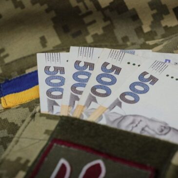 Матеріальна допомога для осіб зі Сновської громади, які направлені на службу за контрактом