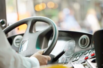 Проєкт Reskilling Ukraine запрошує жінок на безоплатні курси водійок вантажівок, автобусів та ADR