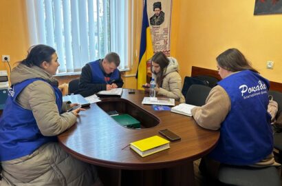 Сновщина тримає стрій: партнери допомагають усувати наслідки обстрілів