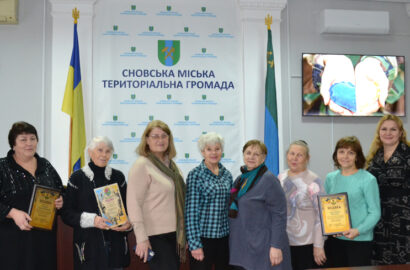 Сила сердець і незламність духу: у міській раді вручили відзнаки родині Героя та волонтерам