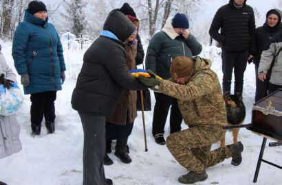 Навіки в строю: Сновщина попрощалася з Вячеславом Моложавим