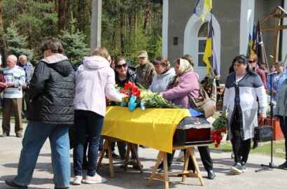 Навіки в строю: Сновщина провела в останню путь Андрія Валєєва