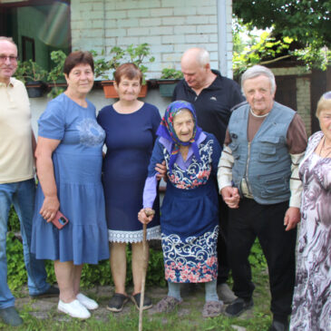Сновська громада вітає Марфу Потапівну зі 100-літнім ювілеєм!