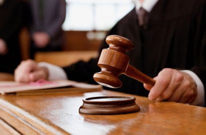 Судом винесено обвинувальний вирок  за незаконне проникнення до житла та  незаконне позбавлення волі особи